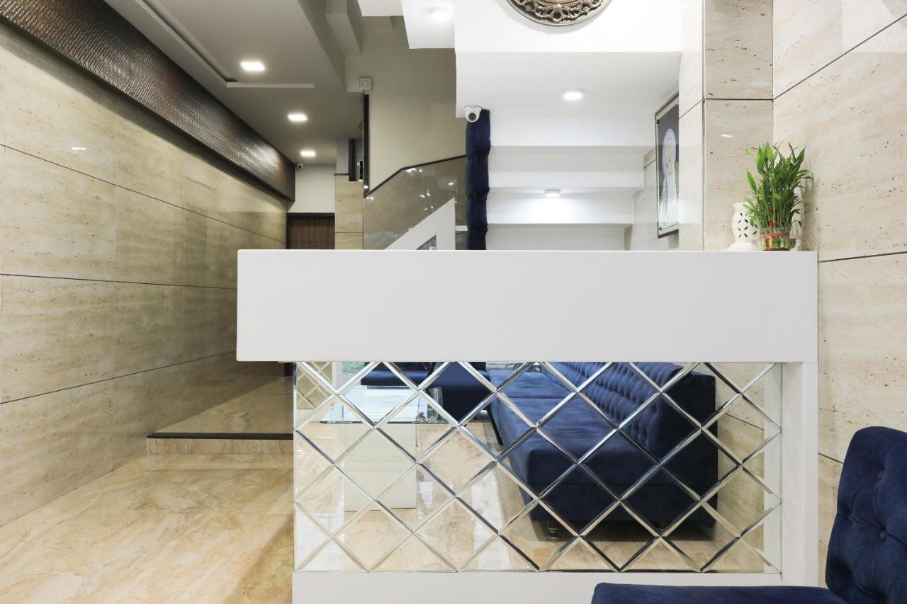 מלון אינדורה Oyo 60577 Sukhmani Residency מראה חיצוני תמונה